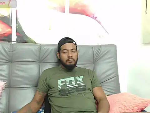 Snapshot of BladeFoxxx1 chatting on 10.04.25 BladeFoxxx1 online show from 10.04.25