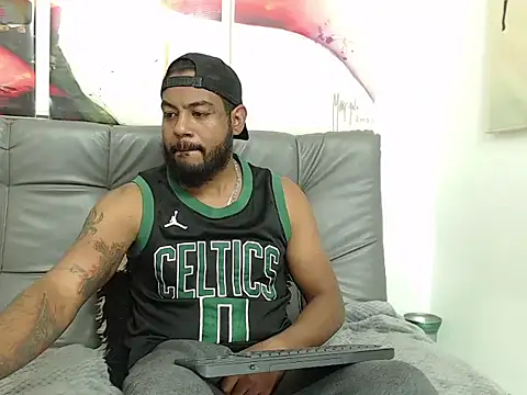 Snapshot of BladeFoxxx1 chatting on 11.03.25 BladeFoxxx1 online show from 11.03.25