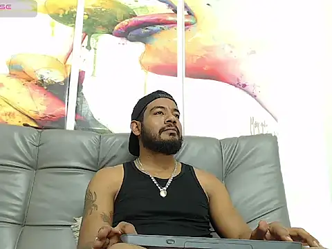 Snapshot of BladeFoxxx1 chatting on 11.05.25 BladeFoxxx1 online show from 11.05.25