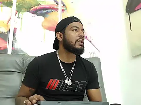 Snapshot of BladeFoxxx1 chatting on 11.15.25 BladeFoxxx1 online show from 11.15.25