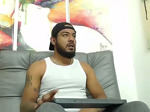 Snapshot of BladeFoxxx1 chatting on 11.20.25 BladeFoxxx1 online show from 11.20.25