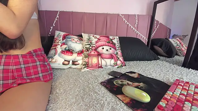 kitty-kryss online show from 12.18.25