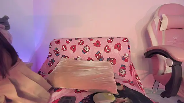 kitty-kryss online show from 04.14.26