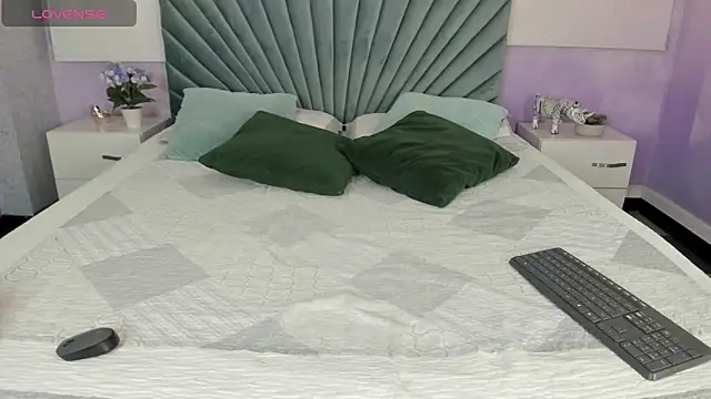 Snapshot of JulietSofia chatting on 09.16.25 JulietSofia online show from 09.16.25