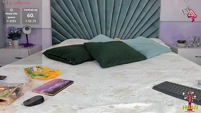 Snapshot of JulietSofia chatting on 10.03.25 JulietSofia online show from 10.03.25