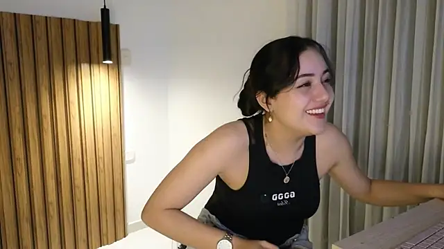 Snapshot of Isa_1207 chatting on 09.30.25 Isa 1207 online show from 09.30.25