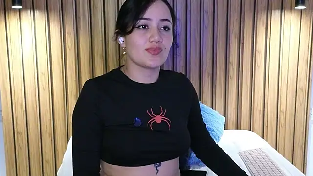 Snapshot of Isa_1207 chatting on 10.18.25 Isa 1207 online show from 10.18.25