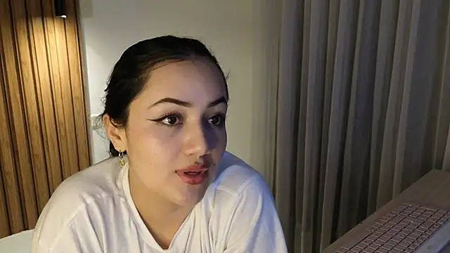 Snapshot of Isa_1207 chatting on 11.07.25 Isa 1207 online show from 11.07.25