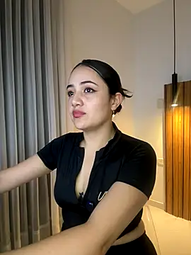 Snapshot of Isa_1207 chatting on 11.27.25 Isa 1207 online show from 11.27.25