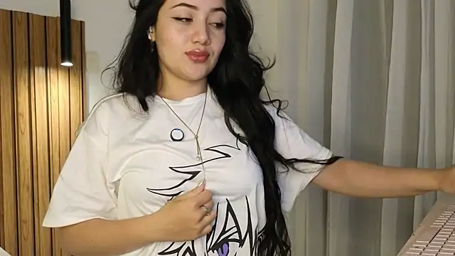 Snapshot of Isa_1207 chatting on 11.28.25 Isa 1207 online show from 11.28.25