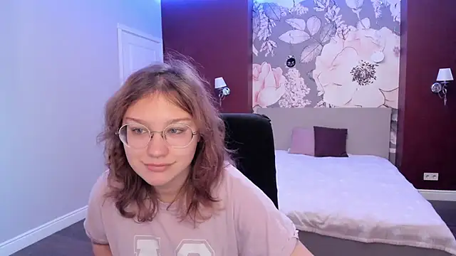 AngelinaLow online show from 11.22.25