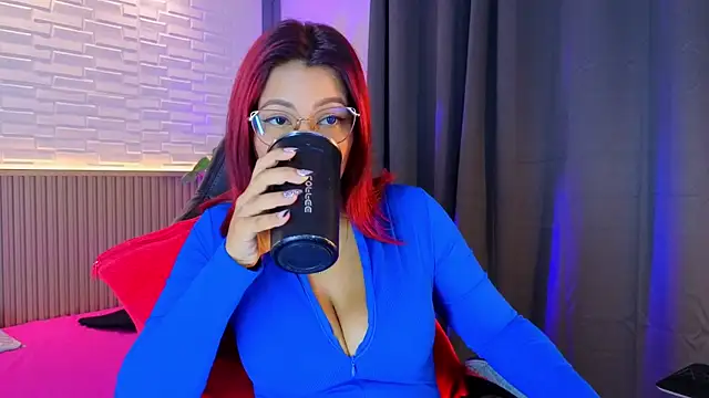 Snapshot of TiffanyWalk chatting on 09.13.25 TiffanyWalk online show from 09.13.25