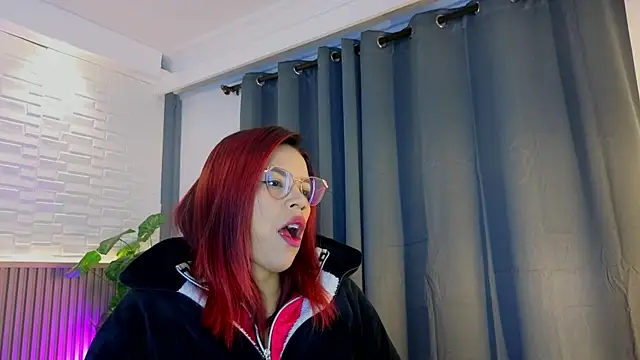 Snapshot of TiffanyWalk chatting on 10.15.25 TiffanyWalk online show from 10.15.25