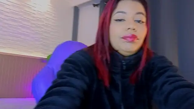 Snapshot of TiffanyWalk chatting on 10.16.25 TiffanyWalk online show from 10.16.25