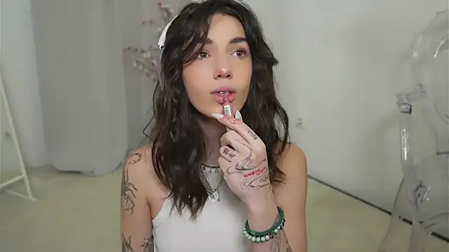 mystica  online show from 10.17.25