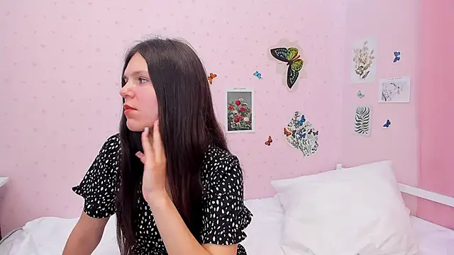 Snapshot of DevonaGrooms chatting on 03.16.25 DevonaGrooms online show from 03.16.25