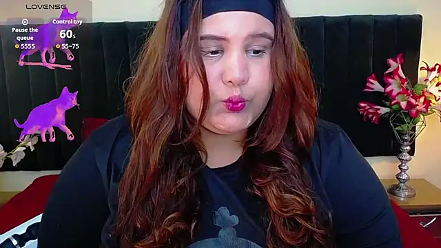 Snapshot of ailyn_maury chatting on 11.05.25 ailyn maury online show from 11.05.25