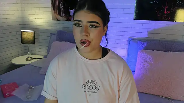 Snapshot of Candy_Roose chatting on 10.20.25 Candy Roose online show from 10.20.25