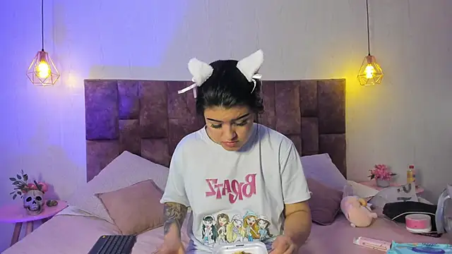 Snapshot of Candy_Roose chatting on 10.26.25 Candy Roose online show from 10.26.25