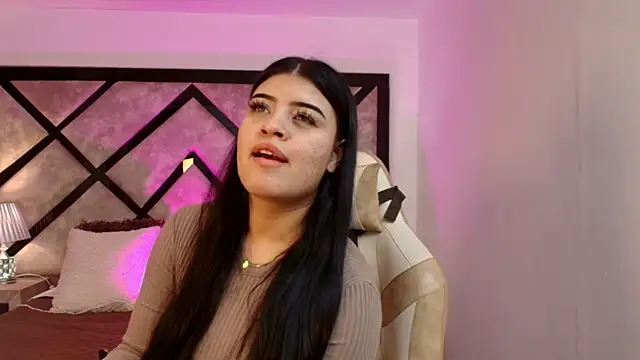 Snapshot of Candy_Roose chatting on 10.31.25 Candy Roose online show from 10.31.25