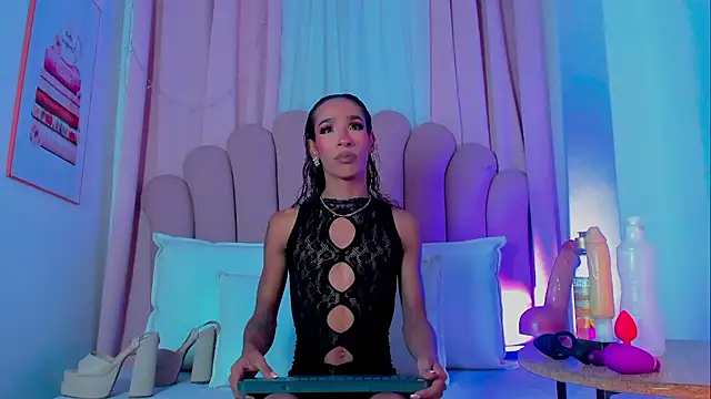 NicoleMadrird online show from 09.18.25