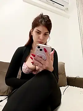 MeCherryy online show from 11.23.25