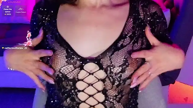 Emmi Roberts online show from 03.02.26