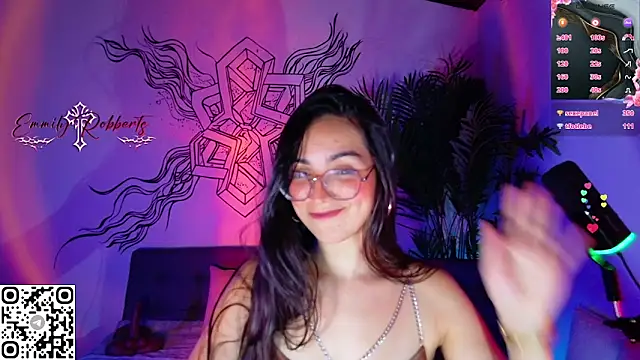Snapshot of Emmi_Roberts chatting on 05.16.26 Emmi Roberts online show from 05.16.26