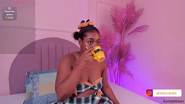 Kendallbleer online show from 09.12.25