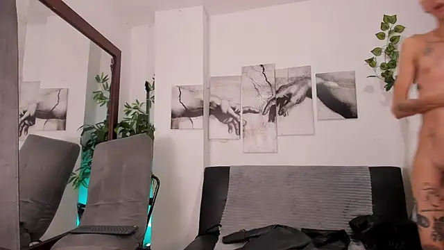 Snapshot of Giotrashy chatting on 10.03.25 Giotrashy online show from 10.03.25