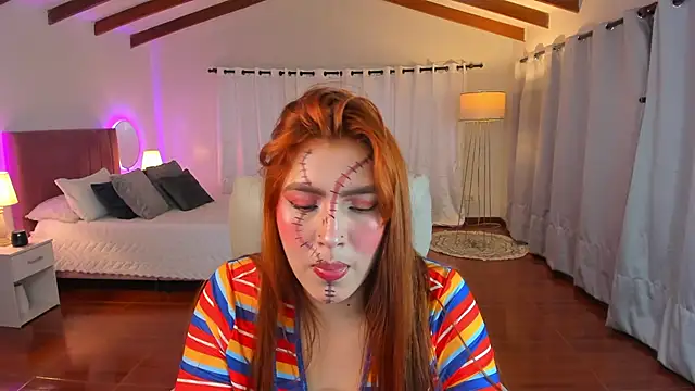 Snapshot of karla_hill_28 chatting on 10.30.25 karla hill 28 online show from 10.30.25