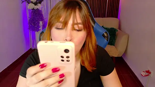 Snapshot of karla_hill_28 chatting on 06.14.26 karla hill 28 online show from 06.14.26