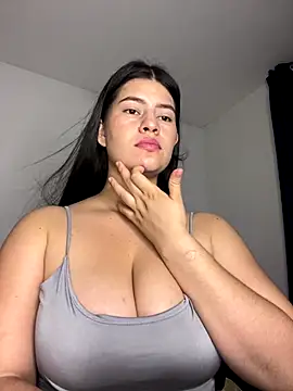 Snapshot of Saanvi21 chatting on 11.07.25 Saanvi21 online show from 11.07.25