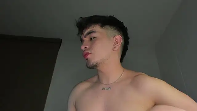 Snapshot of cmzo_ chatting on 11.03.25 cmzo online show from 11.03.25