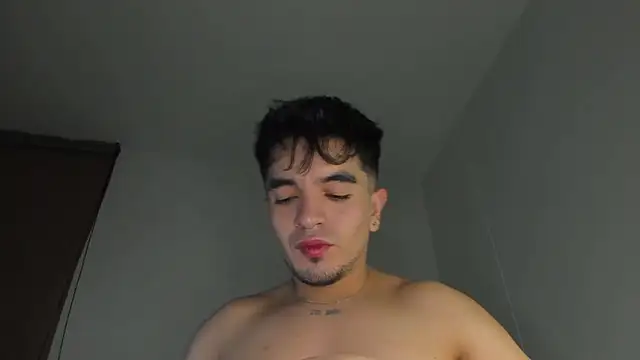 Snapshot of cmzo_ chatting on 11.20.25 cmzo online show from 11.20.25