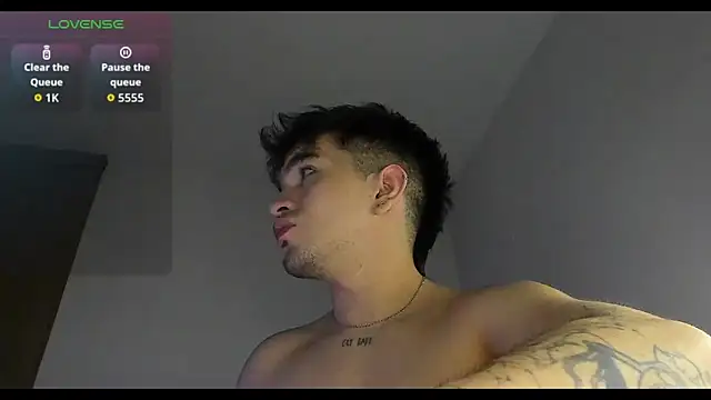 Snapshot of cmzo_ chatting on 11.25.25 cmzo online show from 11.25.25