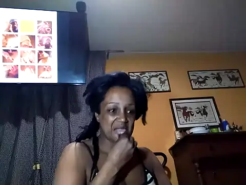 Snapshot of Tatyhotevony chatting on 03.18.25 Tatyhotevony online show from 03.18.25