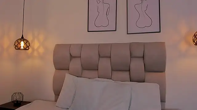 Hanna Evans   online show from 09.21.25