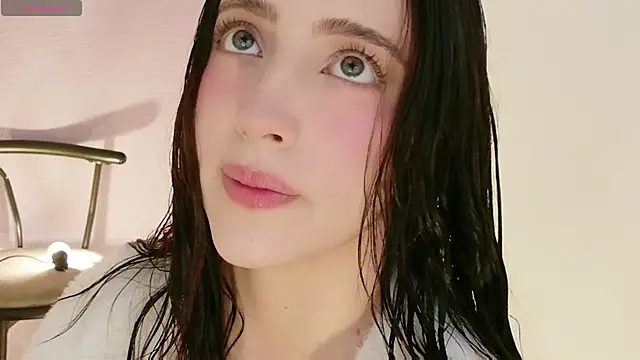 Snapshot of Rebbecawhite_meow chatting on 05.07.26 Rebbecawhite meow online show from 05.07.26