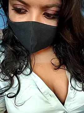 Tamil hot whiskey girl online show from 03.17.25