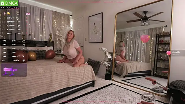 Snapshot of LoveMoScarlett chatting on 11.04.25 LoveMoScarlett online show from 11.04.25