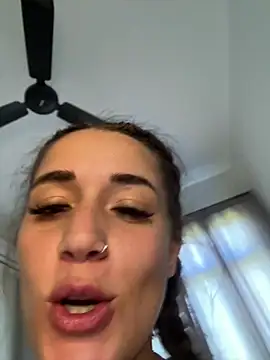 DarkVelvet online show from 04.11.26