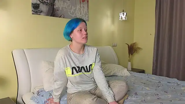 ErlineBeamer online show from 03.18.25