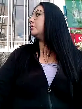 Snapshot of melisamoon_ chatting on 03.17.25 melisamoon online show from 03.17.25