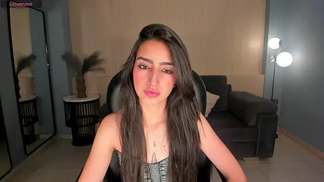 Snapshot of LarisaSmirnov chatting on 09.17.25 LarisaSmirnov online show from 09.17.25