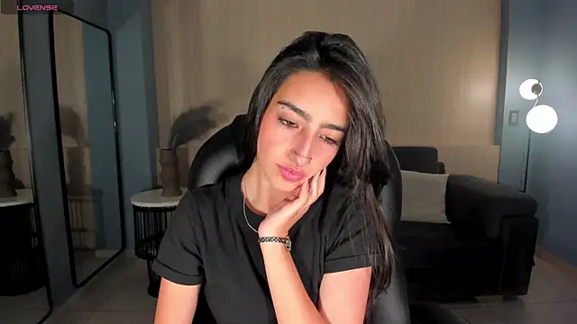 Snapshot of LarisaSmirnov chatting on 09.19.25 LarisaSmirnov online show from 09.19.25