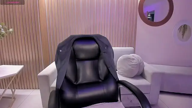 Snapshot of LarisaSmirnov chatting on 09.23.25 LarisaSmirnov online show from 09.23.25