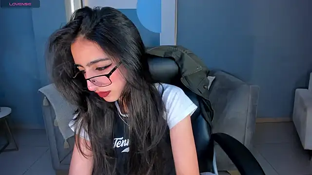 Snapshot of LarisaSmirnov chatting on 10.01.25 LarisaSmirnov online show from 10.01.25