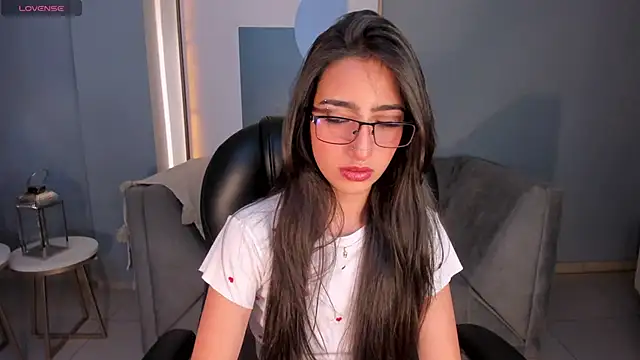 Snapshot of LarisaSmirnov chatting on 10.06.25 LarisaSmirnov online show from 10.06.25