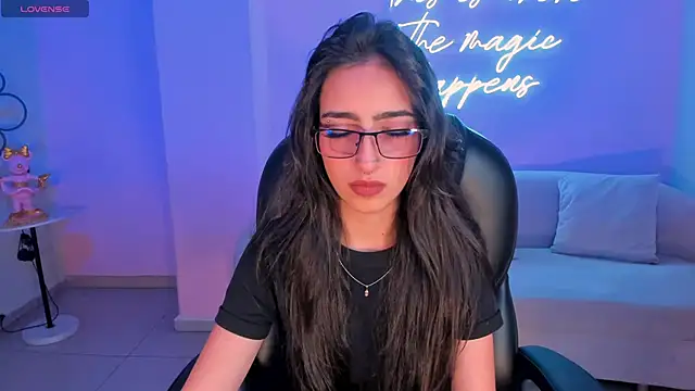 Snapshot of LarisaSmirnov chatting on 10.17.25 LarisaSmirnov online show from 10.17.25